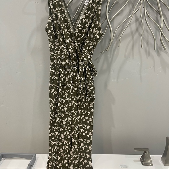 Green and cream jumpsuit - Picture 2 of 4